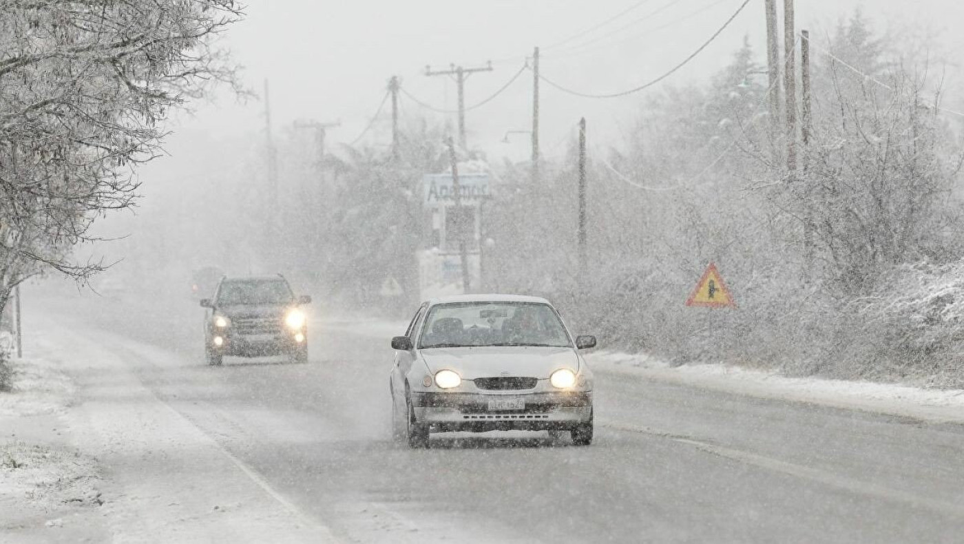 Λέανδρος: Το 30% της χώρας καλύφθηκε με χιόνι
