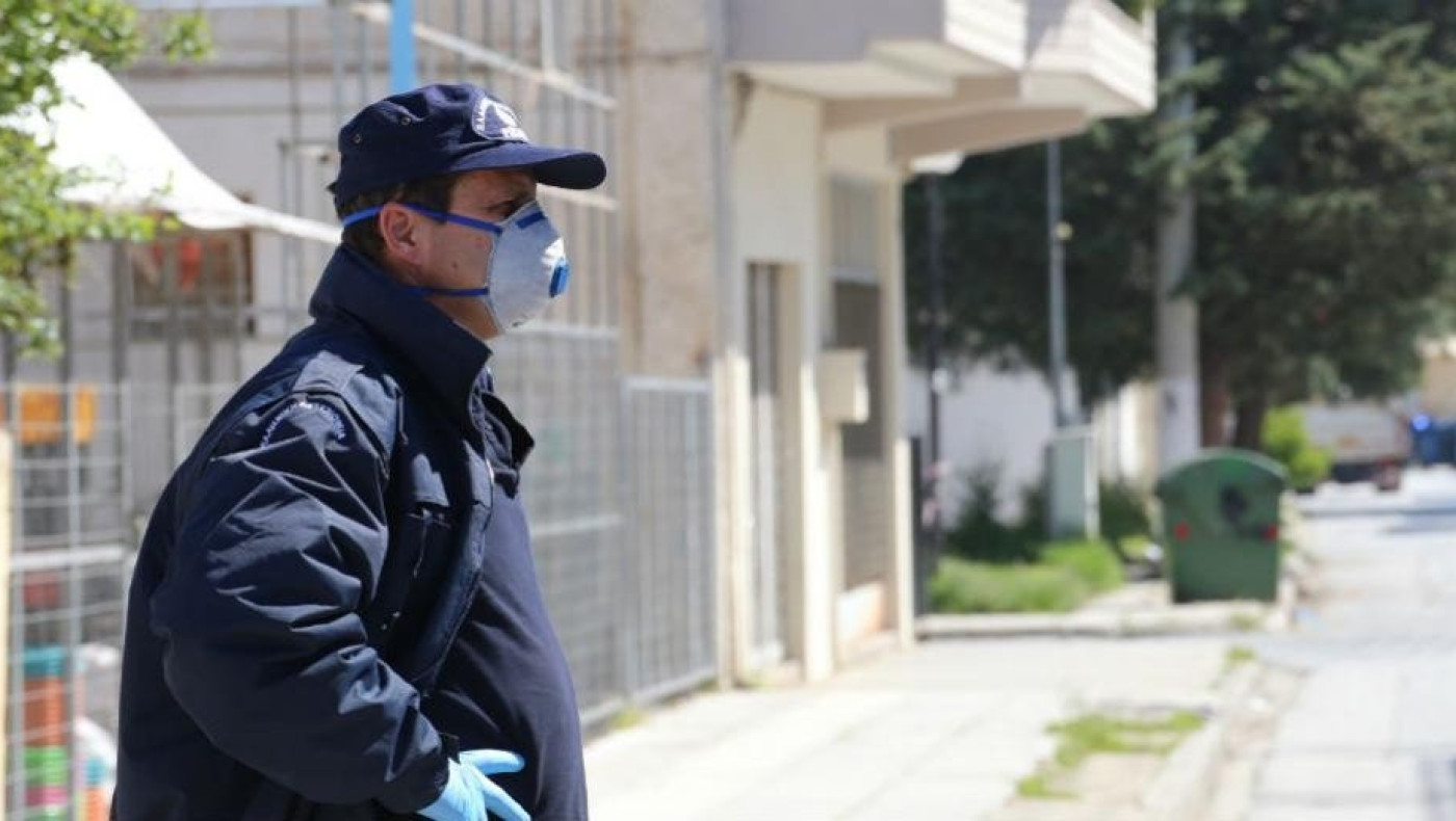 Τους επιβλήθηκε πρόστιμο γιατί επισκέφθηκαν μετανάστες!