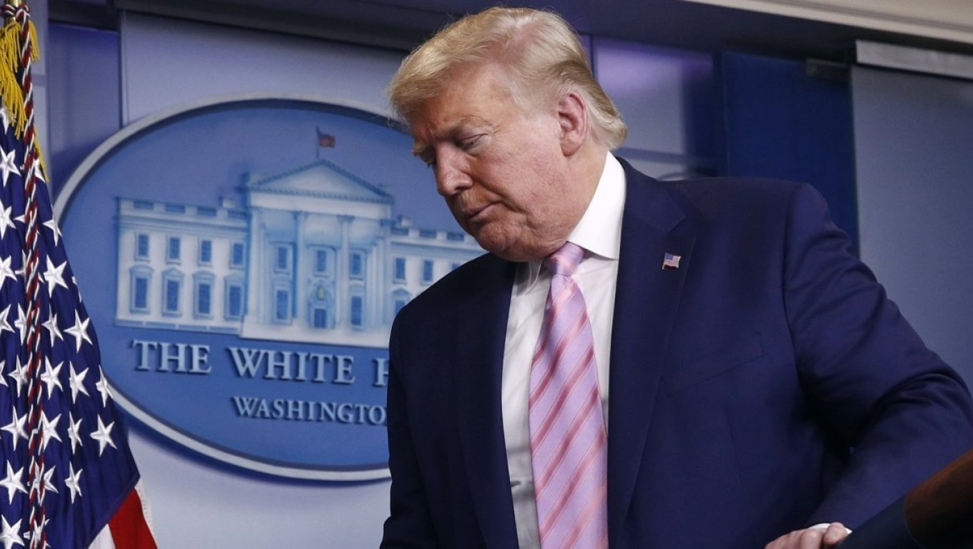 Σε αναβρασμό οι ΗΠΑ, με πυρετό στο νοσοκομείο ο Τραμπ -  Το μήνυμά του