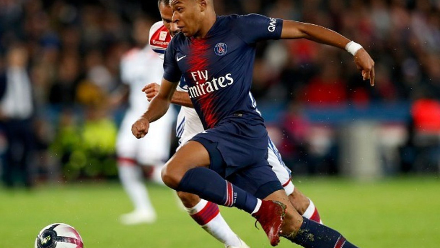 Παρί: Ο Εμπαπέ άφησε ανοιχτό «παράθυρο» αποχώρησης