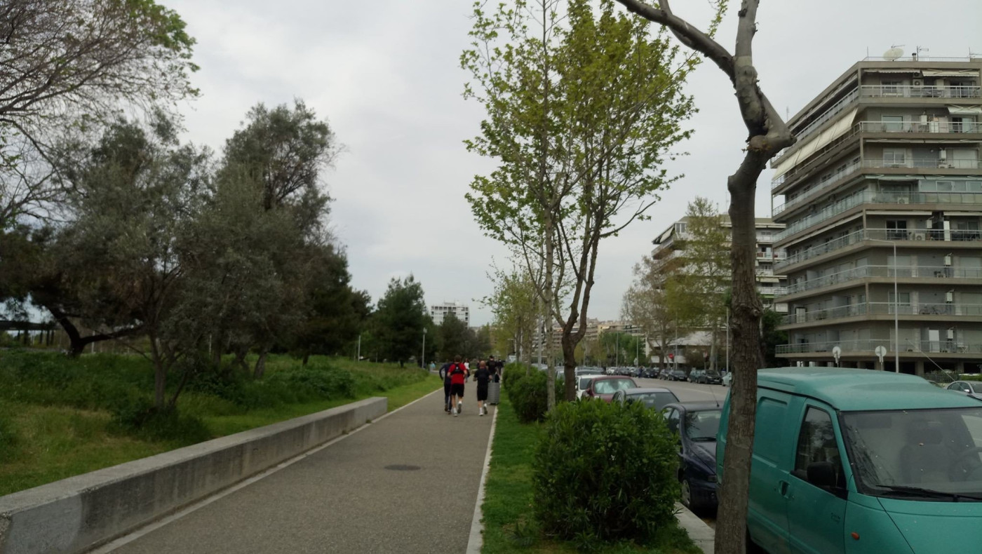 Οι παίκτες του ΠΑΟΚ που έτρεξαν στο πεζοδρόμιο της παραλιακής