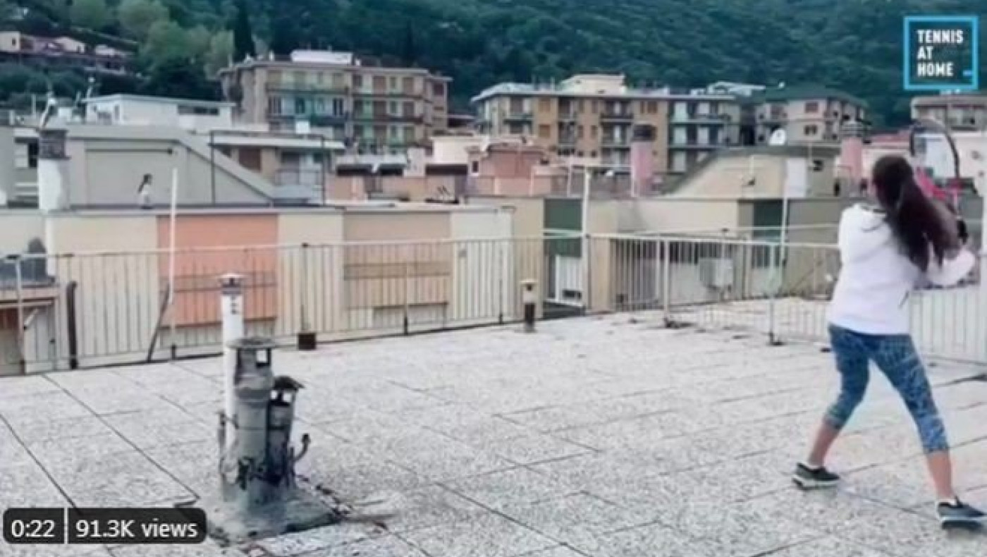 Ιταλία: Αγώνας τένις από ταράτσα σε ταράτσα!