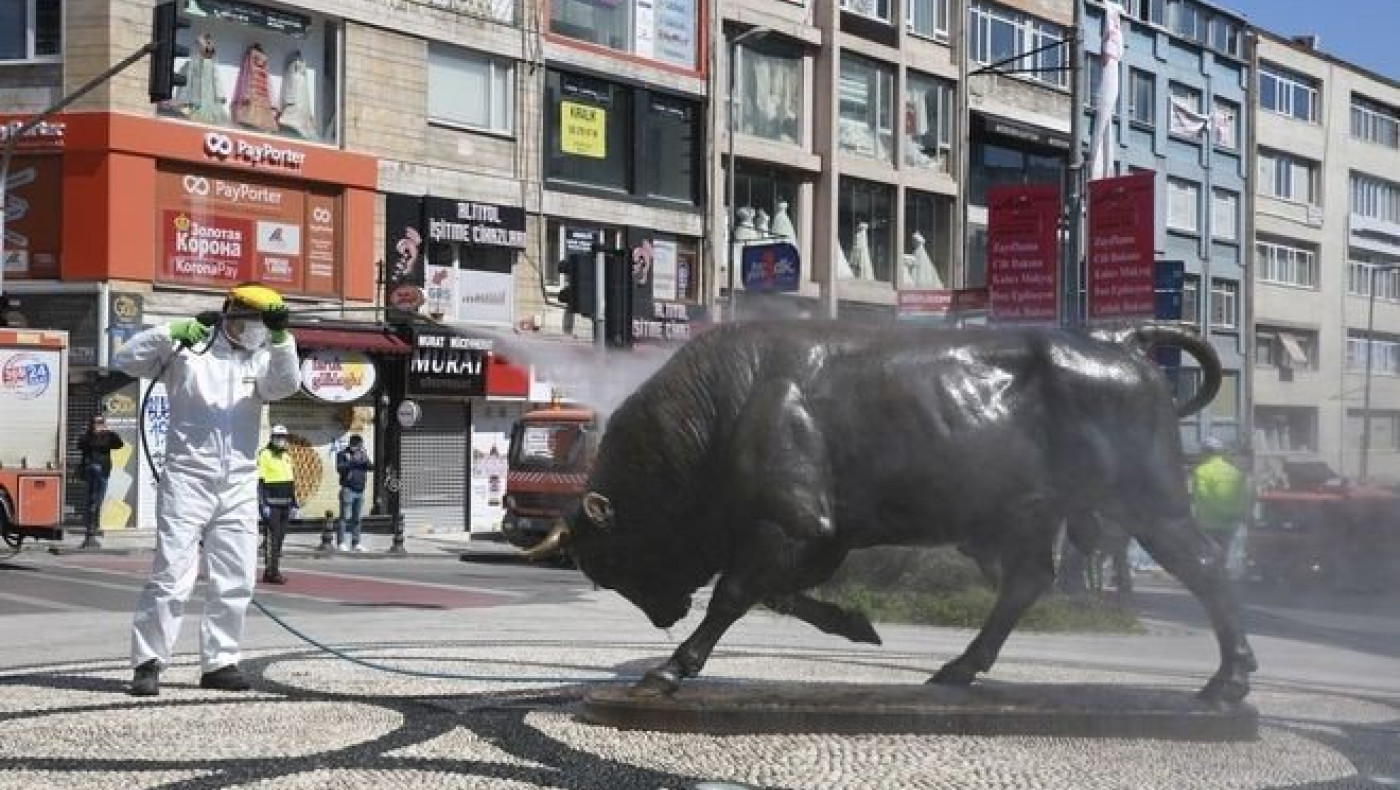 107 νεκροί στην Τουρκία, ξεπέρασαν τους 1.400