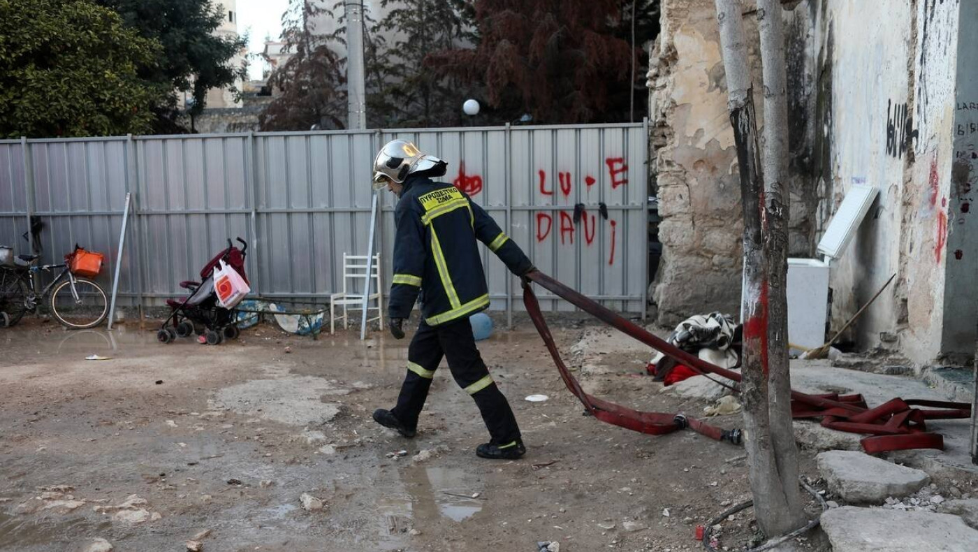 Δύο νεκροί από πυρκαγιά σε σπίτι στα Καλάβρυτα