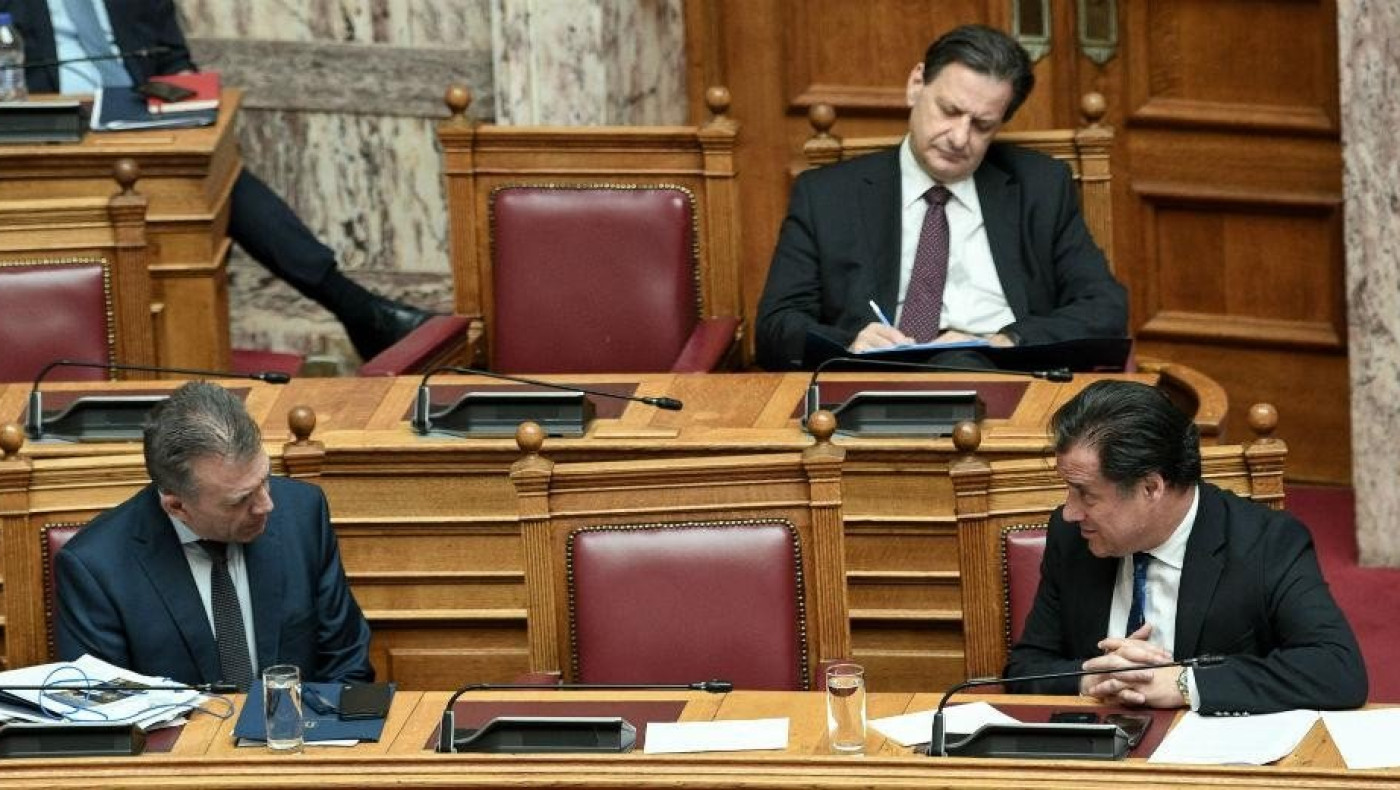 Πυρ ομαδόν κατά Βρούτση και κυβέρνησης για το φιάσκο με τα voucher