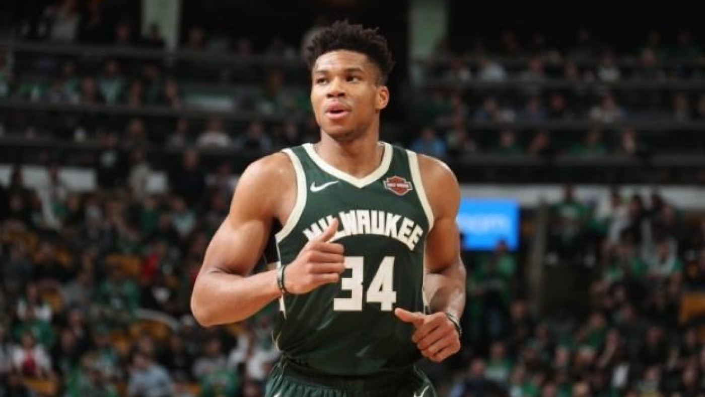 Χάκερ μπήκε στο λογαριασμό του Αντετοκούνμπο και τον γέμισε εμετικά σχόλια!