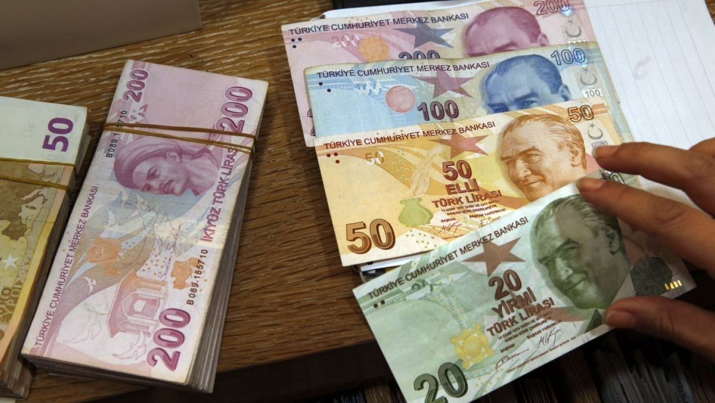 «Εκτοξεύτηκαν» ευρώ και δολάριο στην Τουρκία