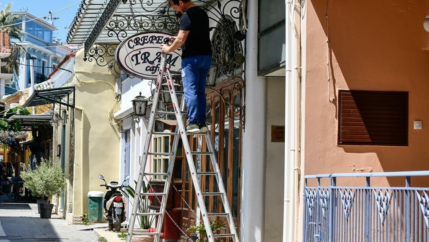 Παπαθανάσης: Ποια καταστήματα ανοίγουν τη Δευτέρα και πώς θα λειτουργήσουν