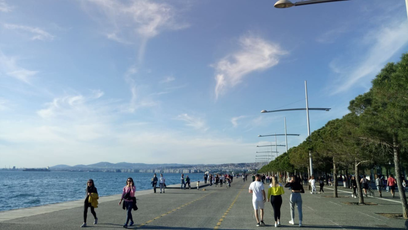 Λαοθάλασσα στη Νέα Παραλία