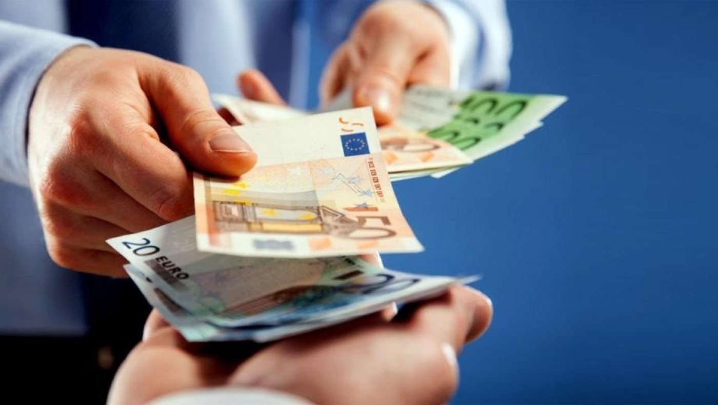 Εφορία: Εφαρμόζει πόθεν έσχες για δωρεές σε παιδιά και εγγόνια