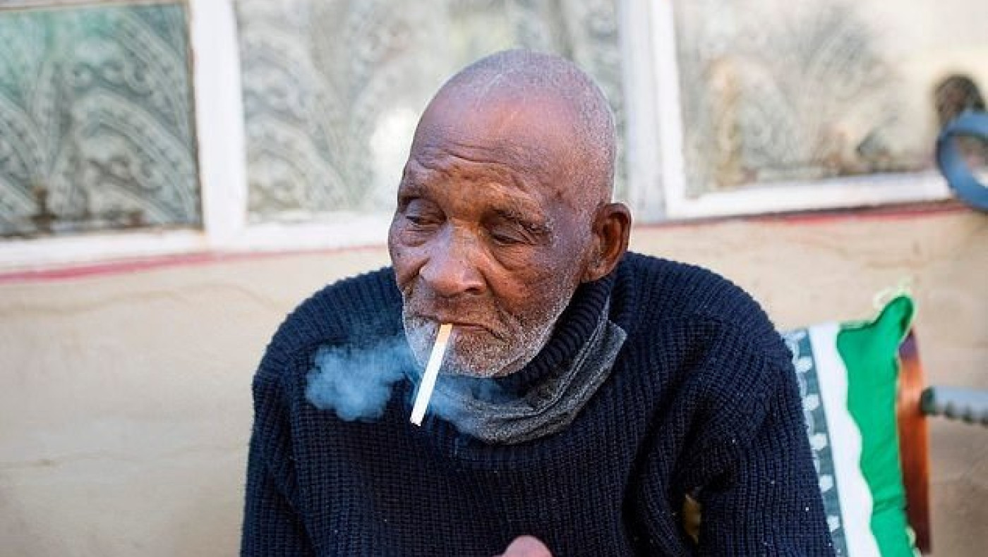 Άνδρας 116 ετών: «Η ισπανική γρίπη, ο κορωνοϊός και... τα τσιγάρα»