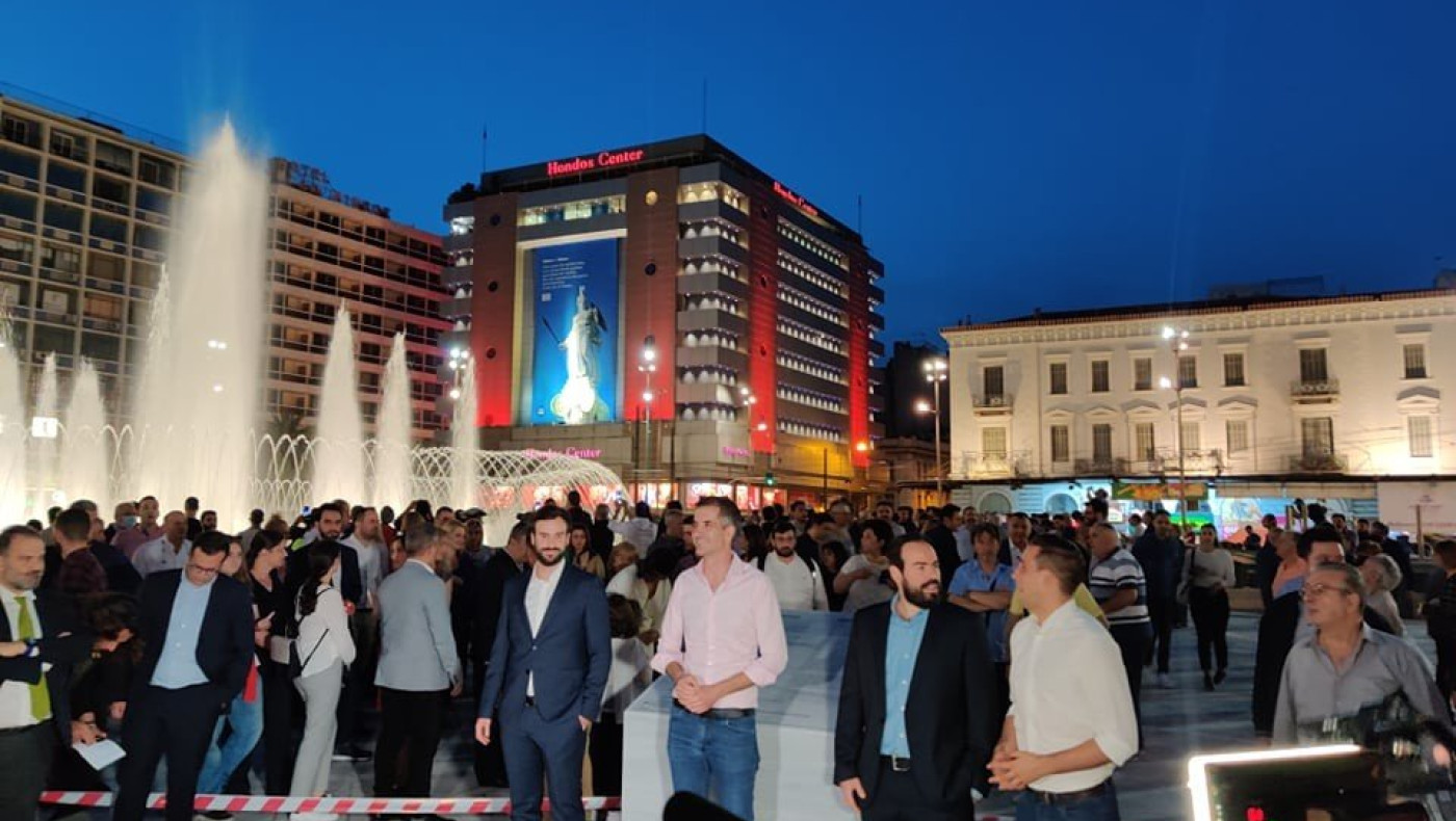 Αντίδραση ΣΥΡΙΖΑ για τον συνωστισμό στα εγκαίνια της πλατείας Ομονοίας