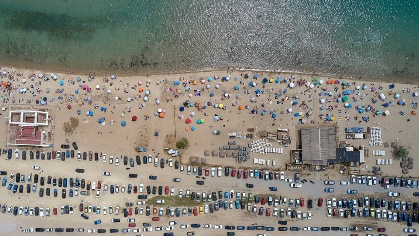 Θεσσαλονίκη: Χαμός στις κοντινές παραλίες – Λίστες αναμονής στην Επανομή