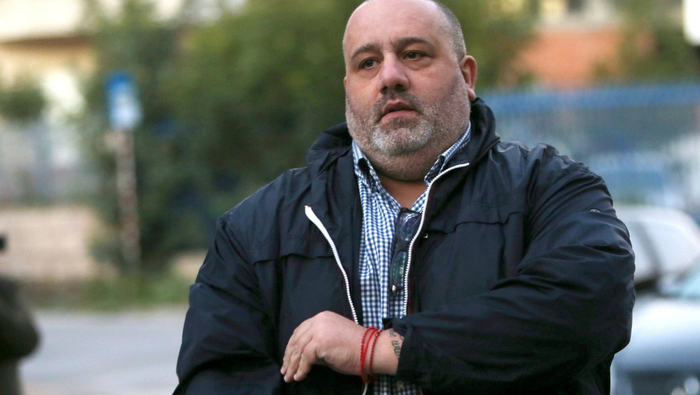 Κι όμως... Ο «οπαδός» Καραπαπάς θεωρεί ότι απειλούν  «Original» και «Θύρα 4»