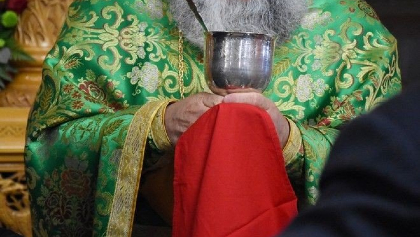 Ιερά Σύνοδος: «Ορισμένοι ασχολούνται νευρωτικά με τη Θεία Κοινωνία»