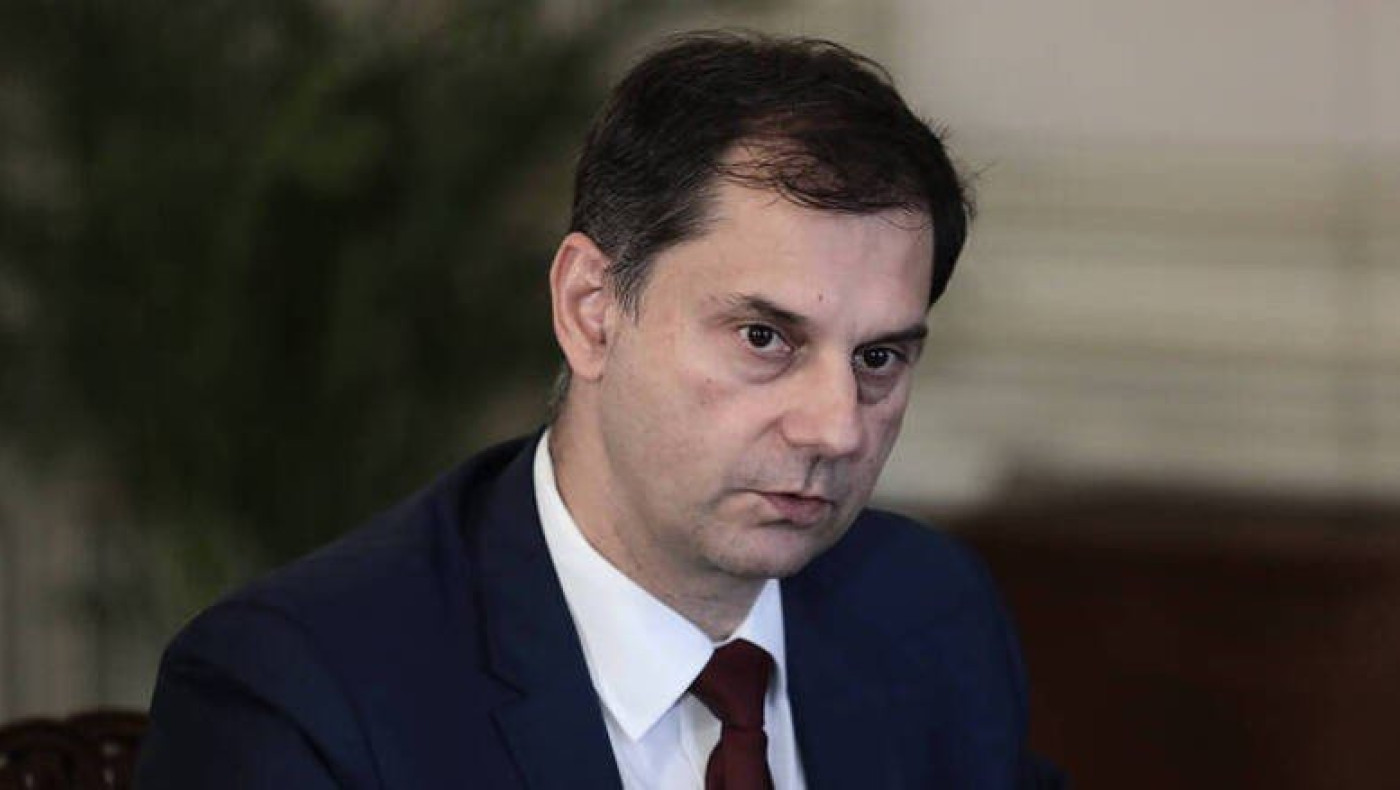 Εμπρηστική επίθεση στο πολιτικό γραφείο του Χάρη Θεοχάρη