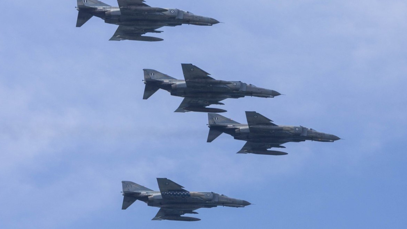 Ελληνικά αεροσκάφη πάνω από τα Σκόπια, καλωσορίζουν την ένταξη στο ΝΑΤΟ