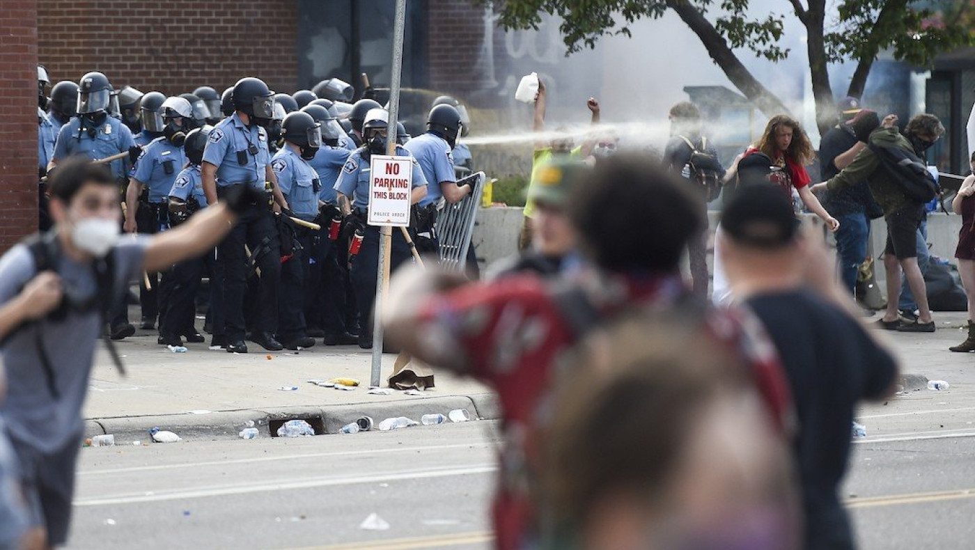 Οργή στη Μινεάπολη για τον θάνατο Αφροαμερικανού από αστυνομικούς