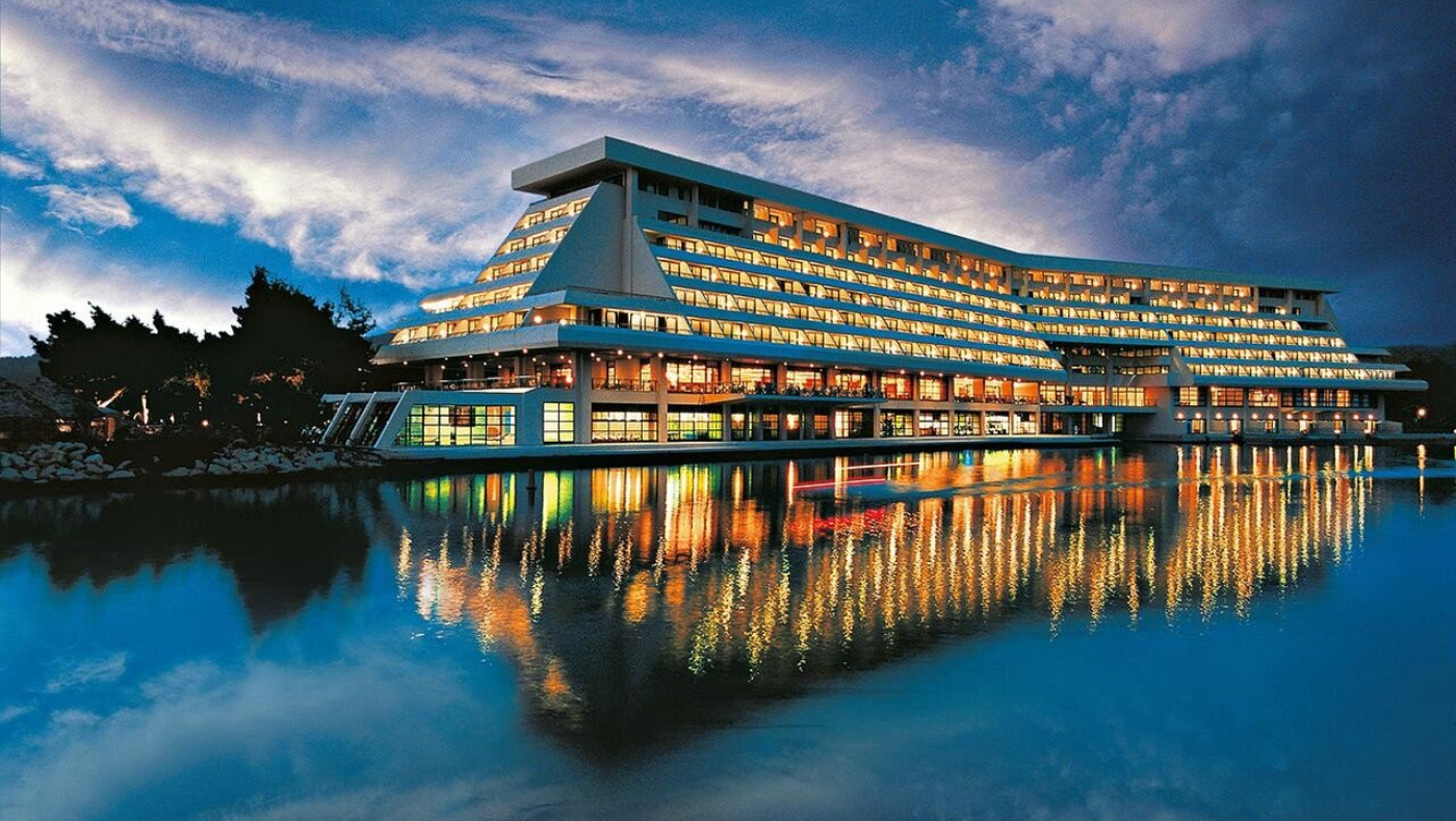 Στην παραλία του Πόρτο Καρράς η ελεγχόμενη έκρηξη της τεράστιας ποσότητας εκρηκτικών