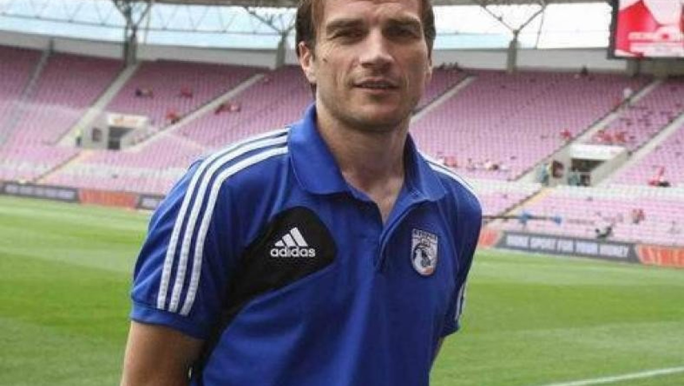 Μια προσωπικότητα στον πάγκο του Αρη