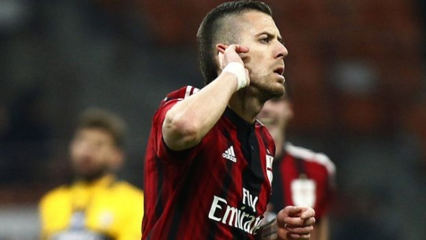 Με οδηγό τον Μενέζ