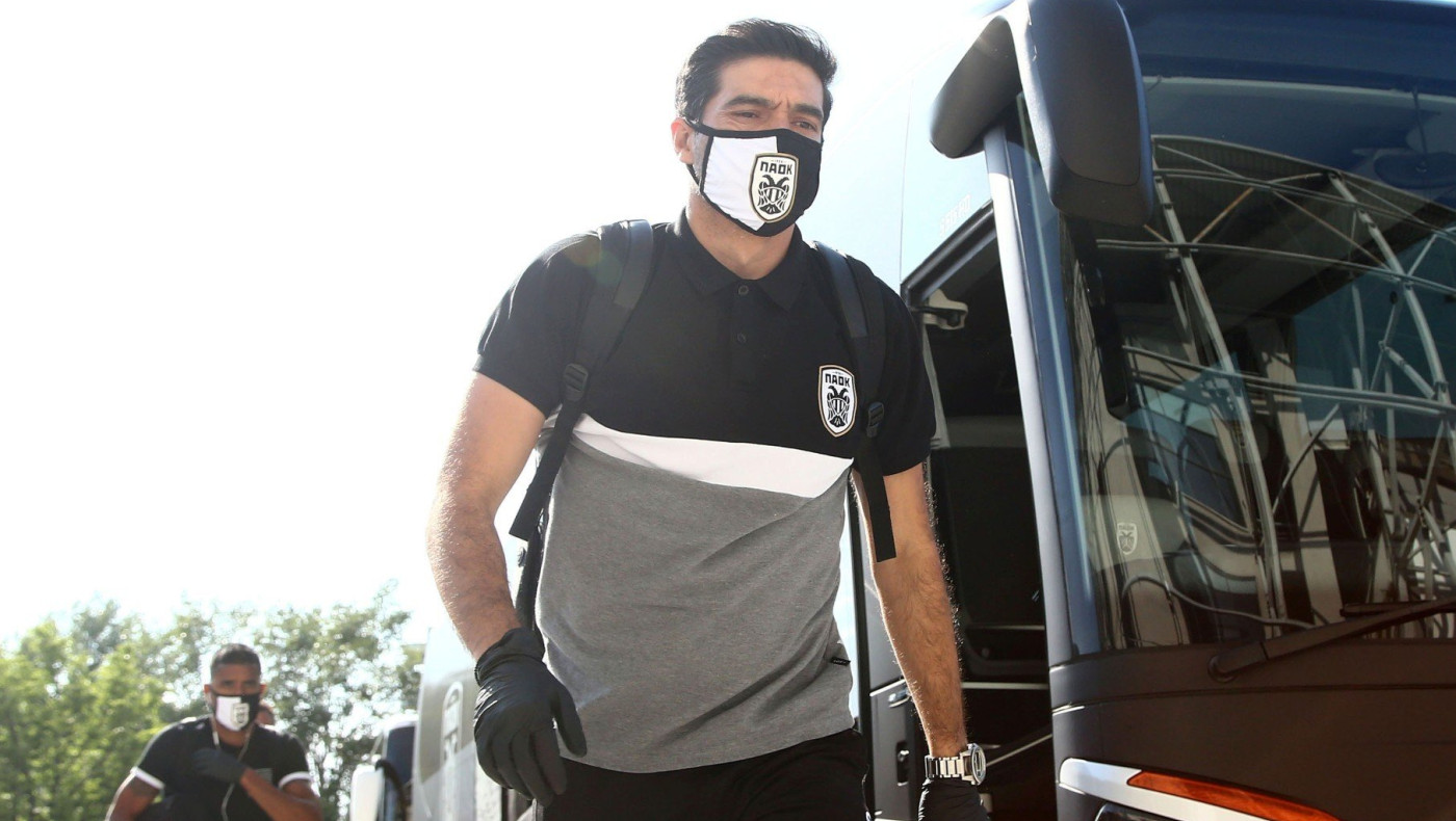 Μένει μέχρι τέλους ο Φερέιρα - Τι είπε στους παίκτες