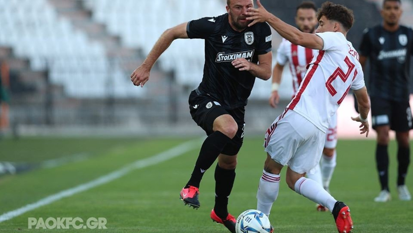 Κόσμος έξω από την Τούμπα: «Βαριά - βαριά του ΠΑΟΚ η φανέλα»