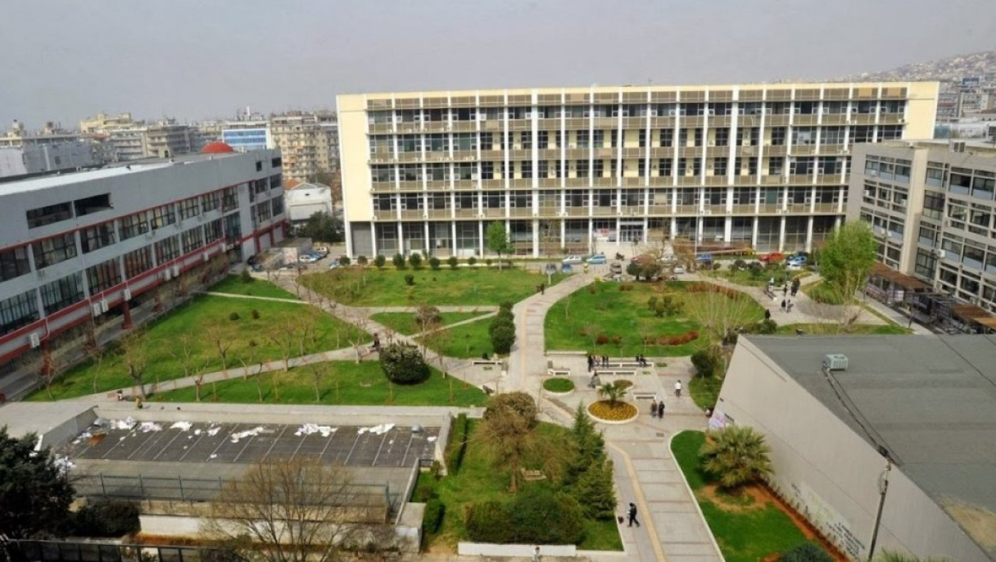 Ομάδα νεαρών διέκοψε τη συνεδρίαση της Συγκλήτου του ΑΠΘ