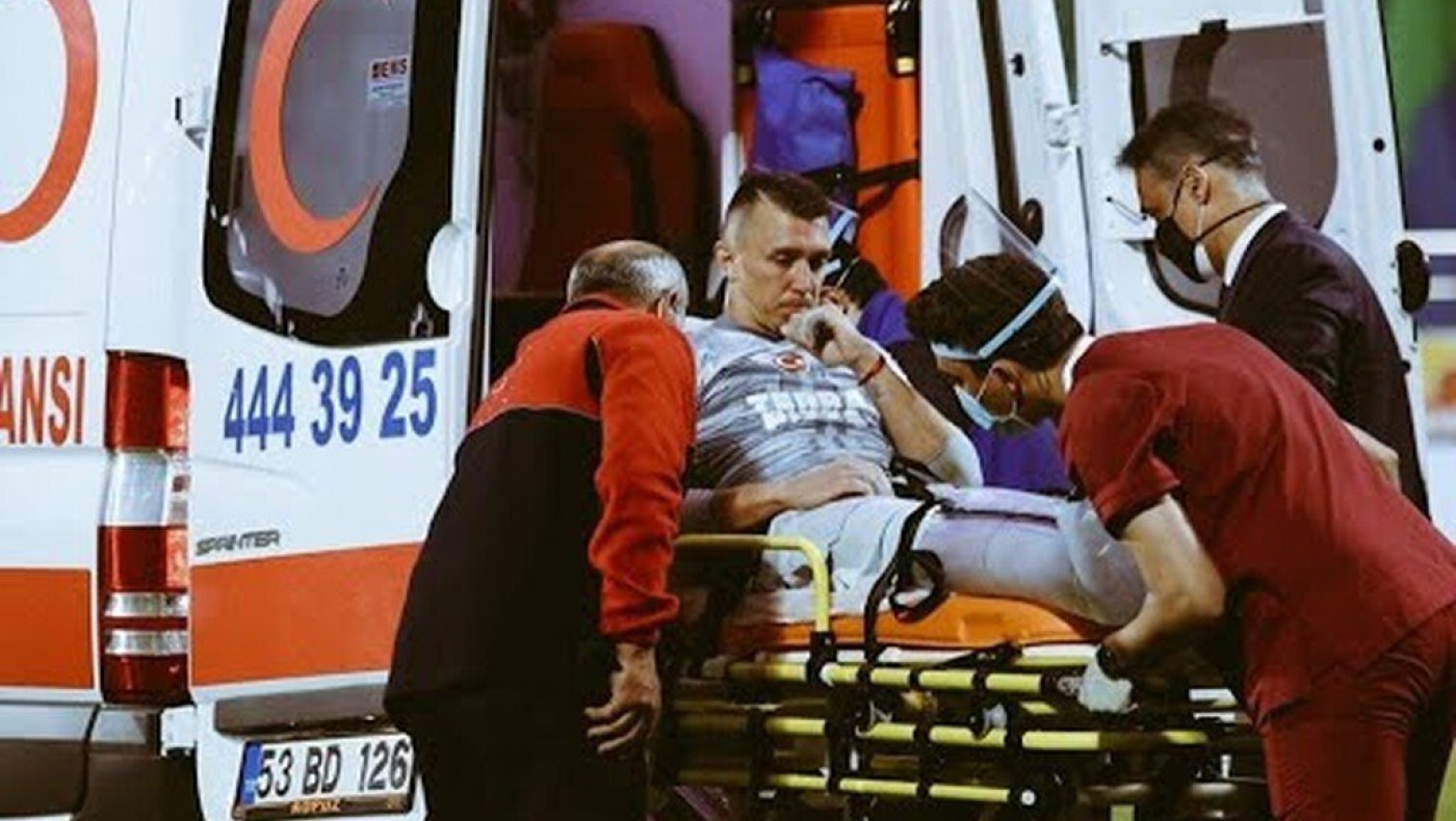 Σοκαριστικές εικόνες στον τραυματισμό του Μουσλέρα