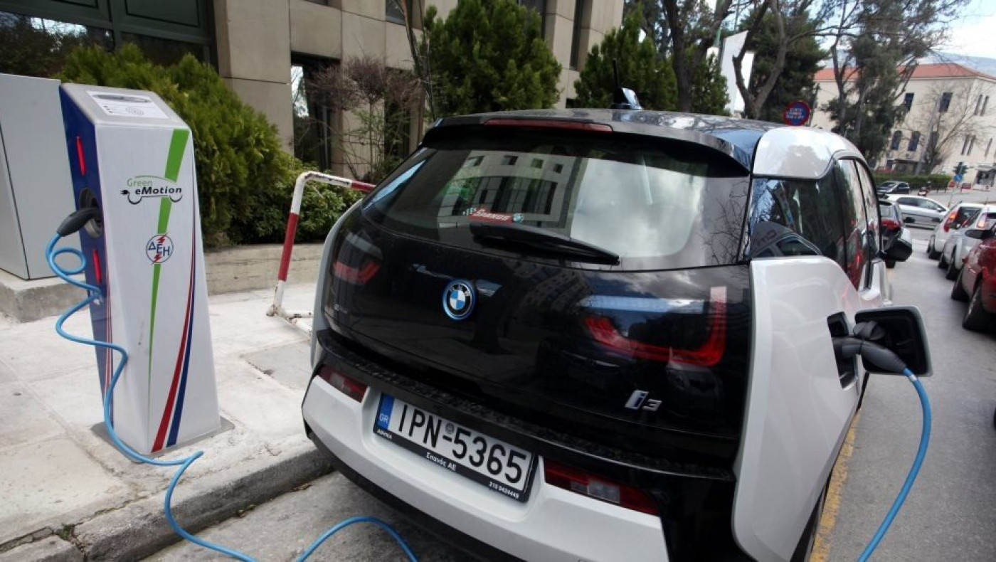 Ηλεκτροκίνηση: Τι αλλάζει στις οικοδομές μετά την υποχρέωση για φορτιστές οχημάτων