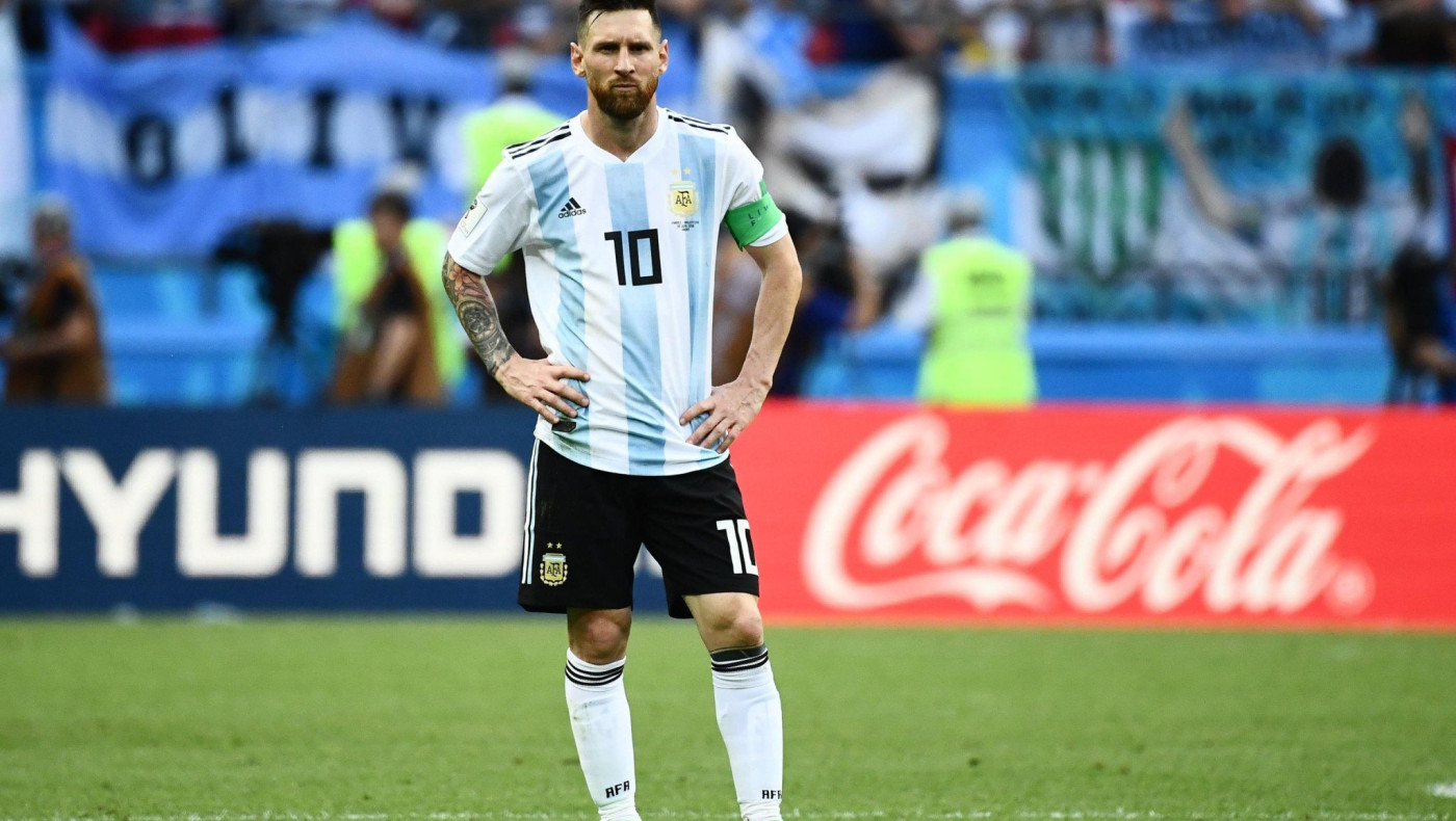 Μέσι στο διαιτητή του ματς με Παραγουάη: «Μας γ...ς δύο φορές»
