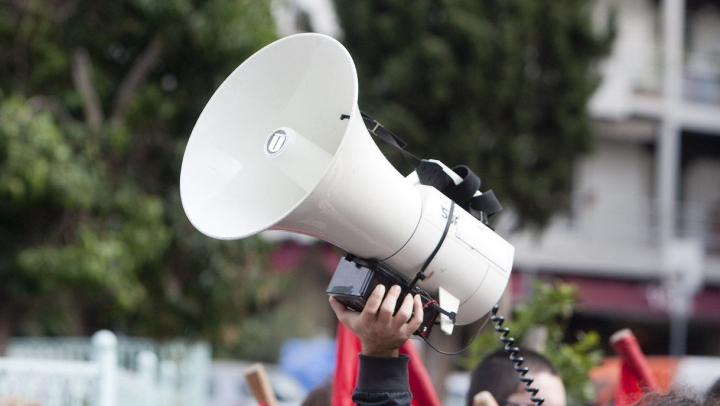 Εκπαιδευτικοί, μάγειρες και σερβιτόροι στους δρόμους
