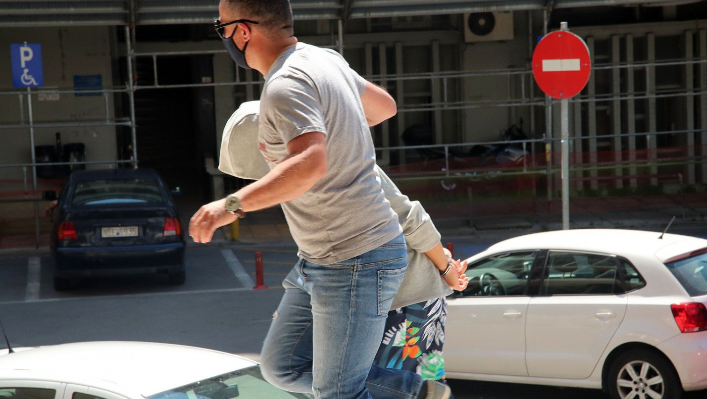 Αρπαγή 10χρονης: Η  33χρονη φέρεται να αγόρασε εσώρουχα 1.800 ευρώ