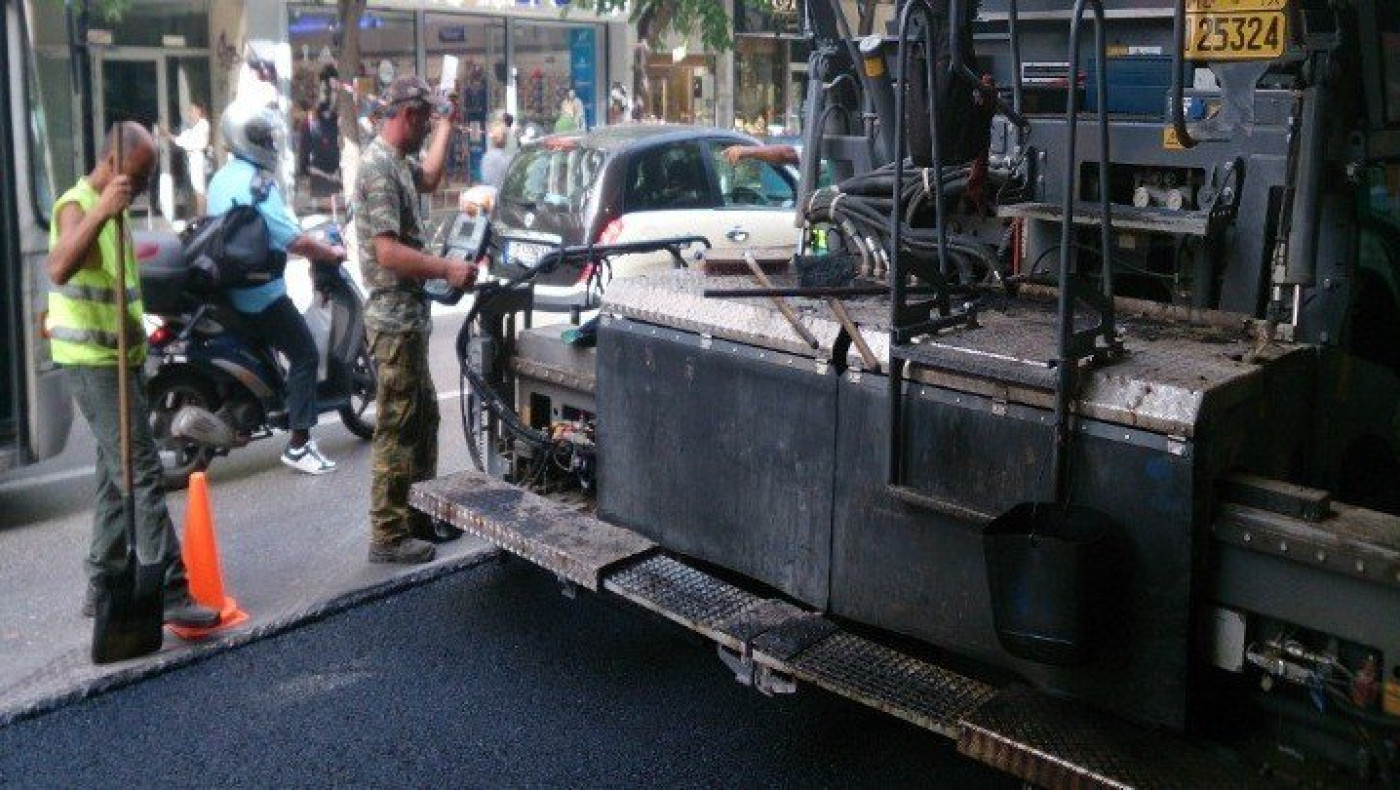 Θεσσαλονίκη: Εργασίες ασφαλτόστρωσης σε τμήμα της Λεωφόρου Στρατού