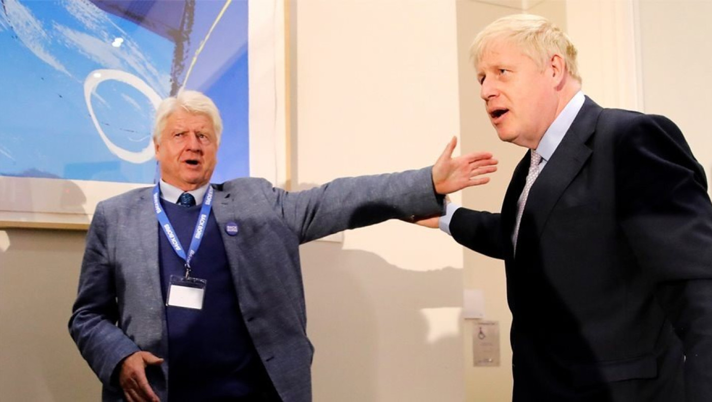 Για διακοπές στην Ελλάδα παρά την απαγόρευση ο πατέρας του Μπόρις Τζόνσον