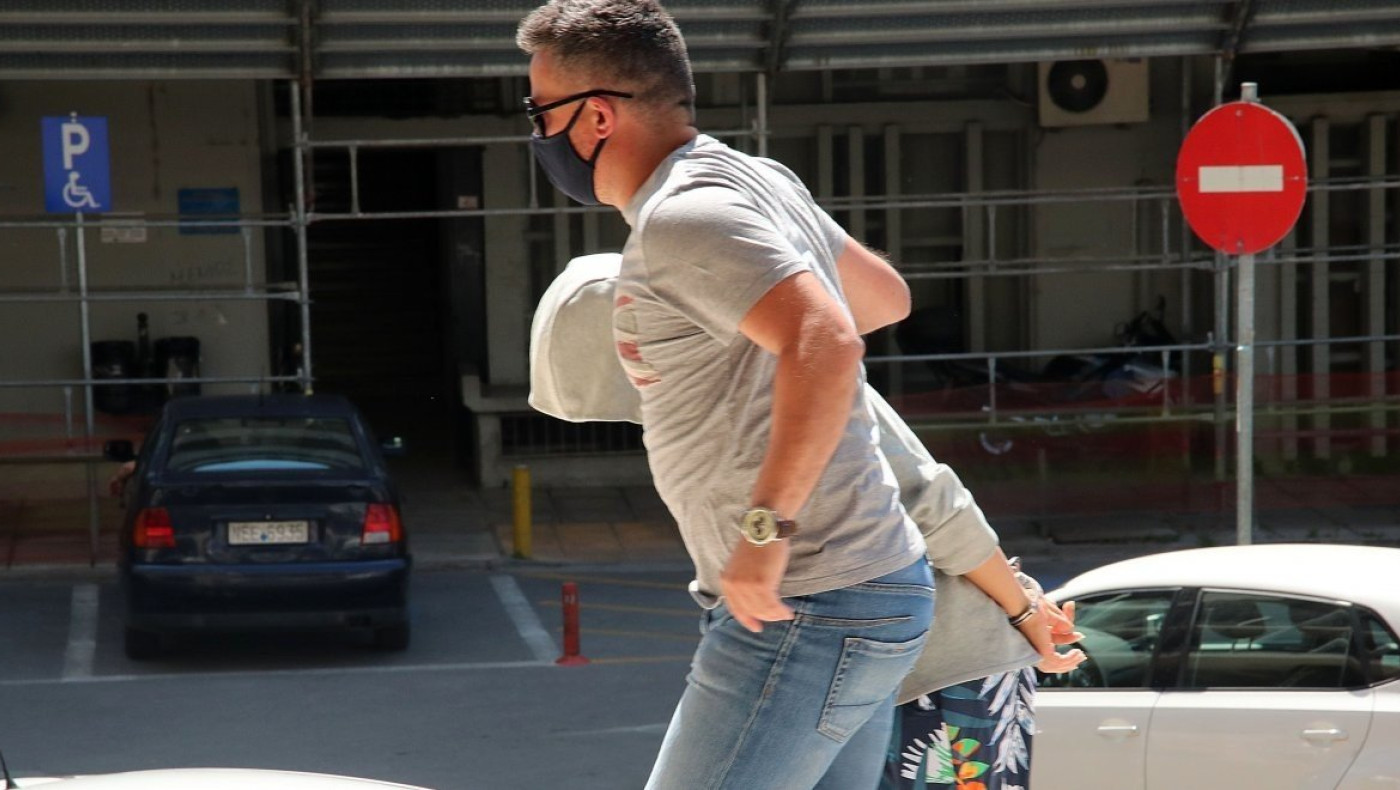 Αρπαγή της 10χρονης: Έρευνες για λογαριασμό της «κοκκινομάλλας» στο εξωτερικό