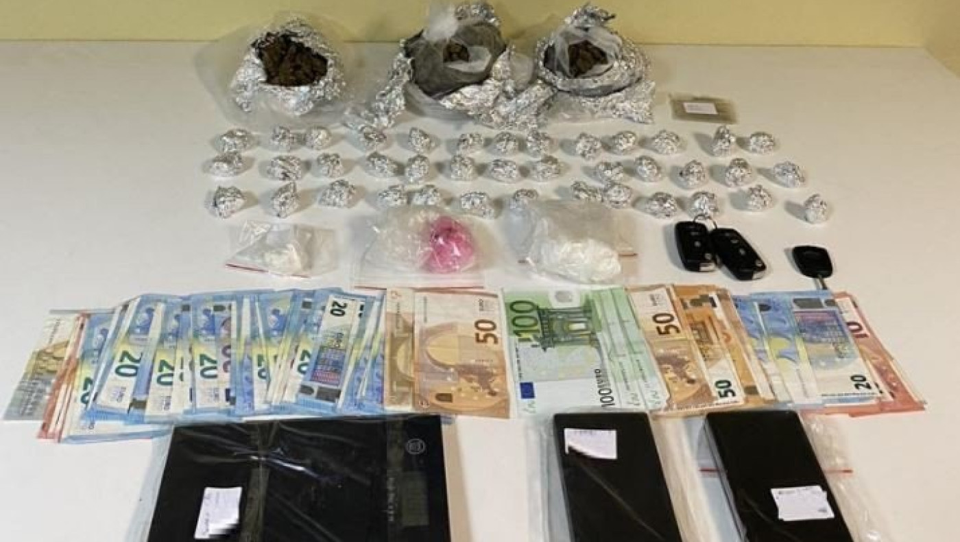 Συλλήψεις εμπόρων ναρκωτικών, βρέθηκαν χασίς και κοκαΐνη