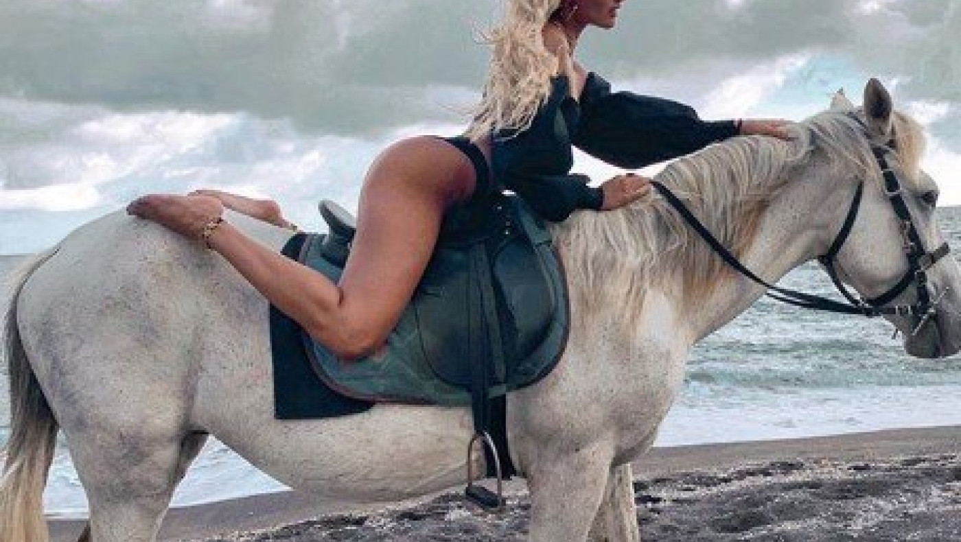 Μύρισε καλοκαίρι με την Ιωάννα Τούνη