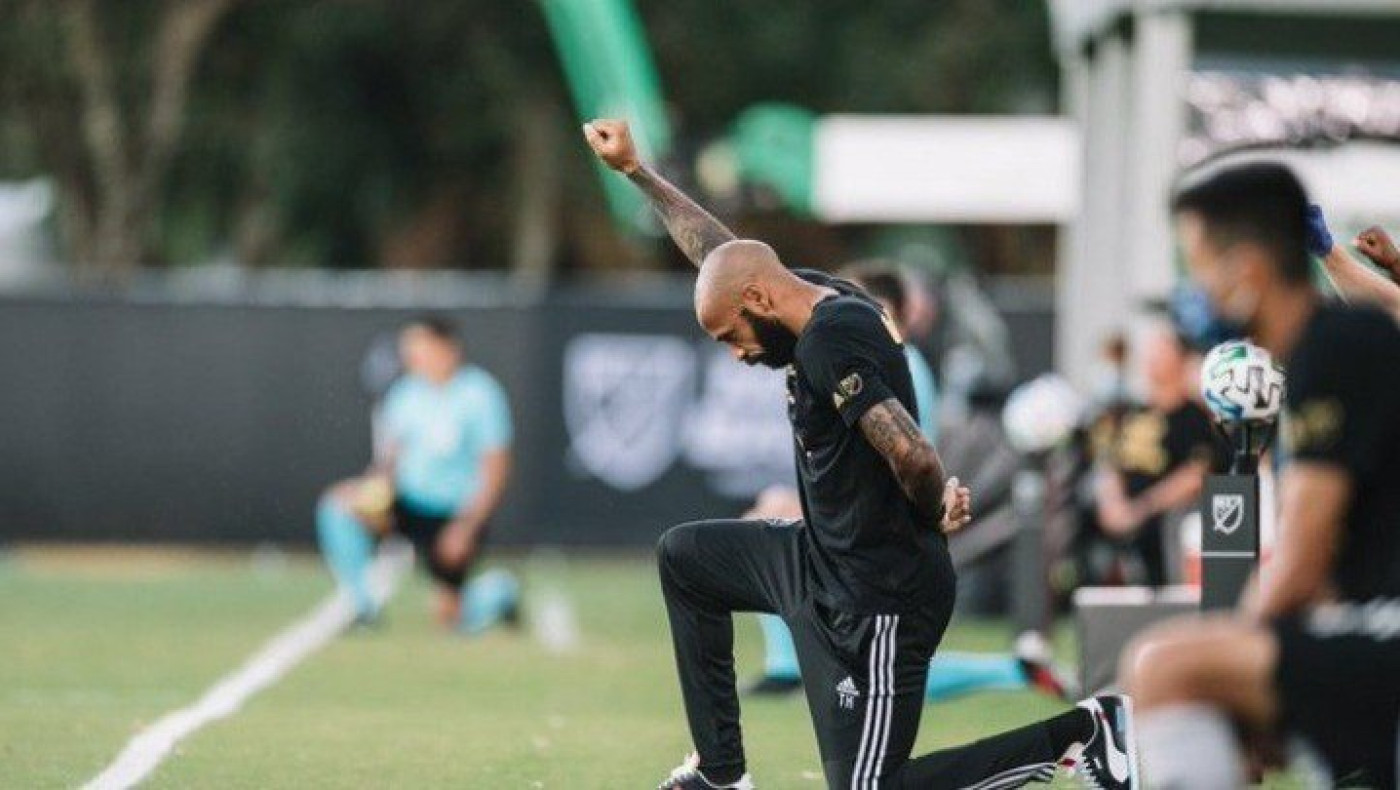 Ο Ανρί γονάτισε για εννέα λεπτά στη μνήμη του Τζορτζ Φλόιντ