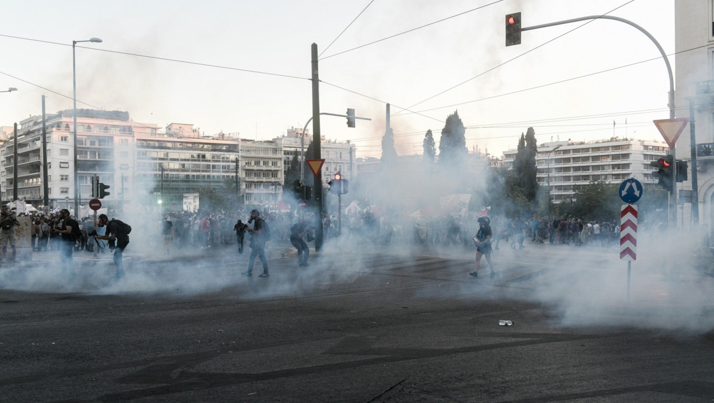 Καταγγελία: Αστυνομικός απέτρεψε τη σύλληψη κουκουλοφόρου
