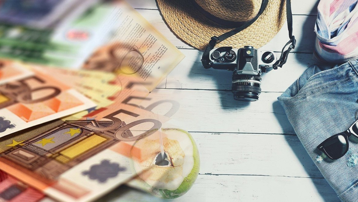 Επίδομα άδειας: Πώς υπολογίζεται και πότε πρέπει να καταβληθεί