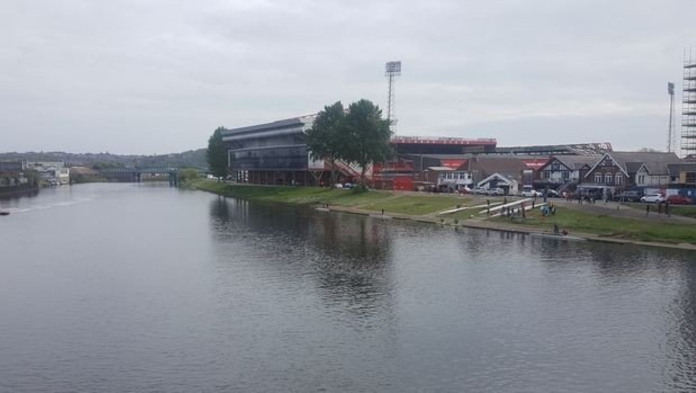 Οπαδός της Νότιγχαμ πήδηξε στο ποτάμι για να πανηγυρίσει