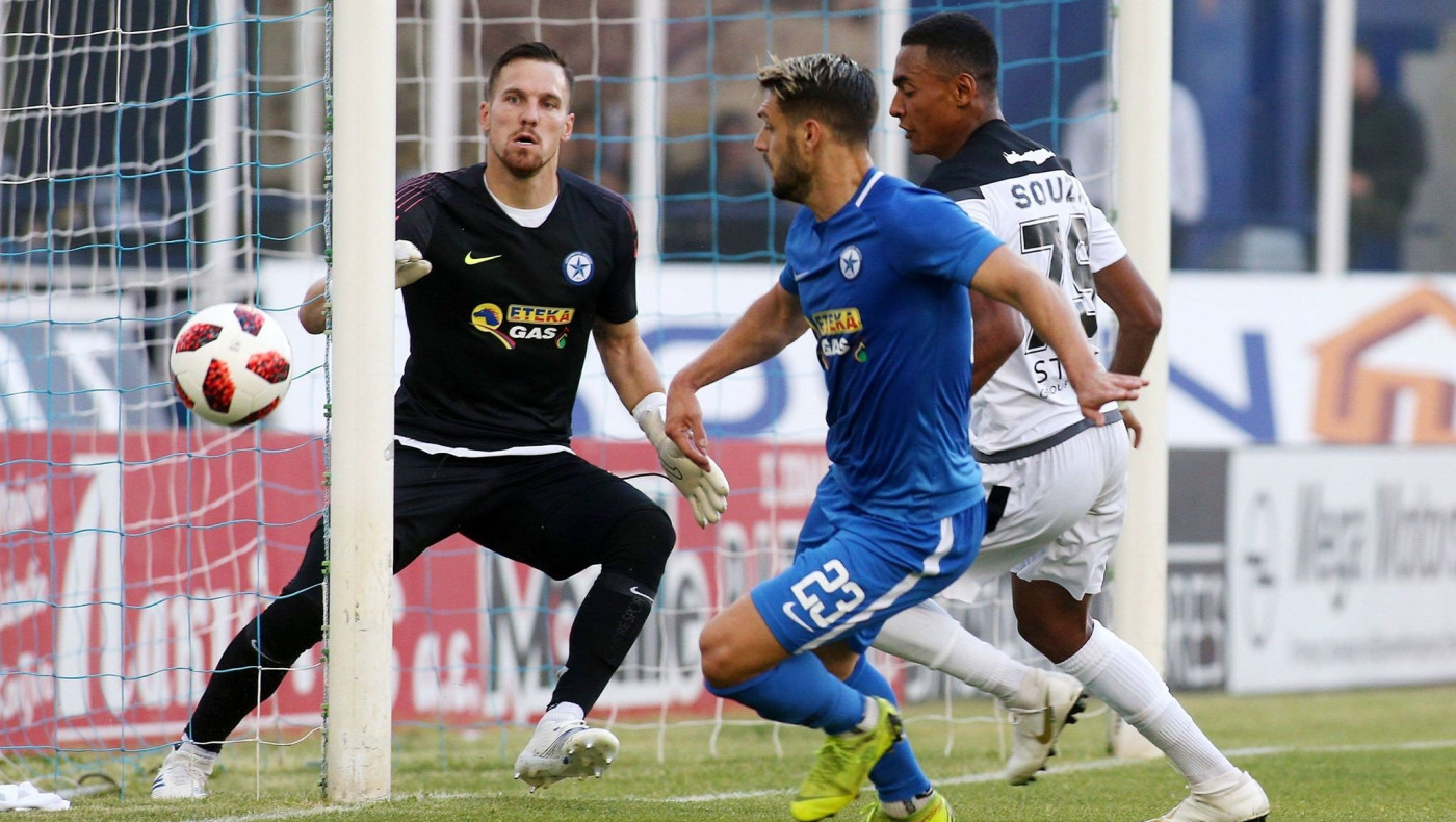 Δυνατά για Μέγερι και Σάκιτς