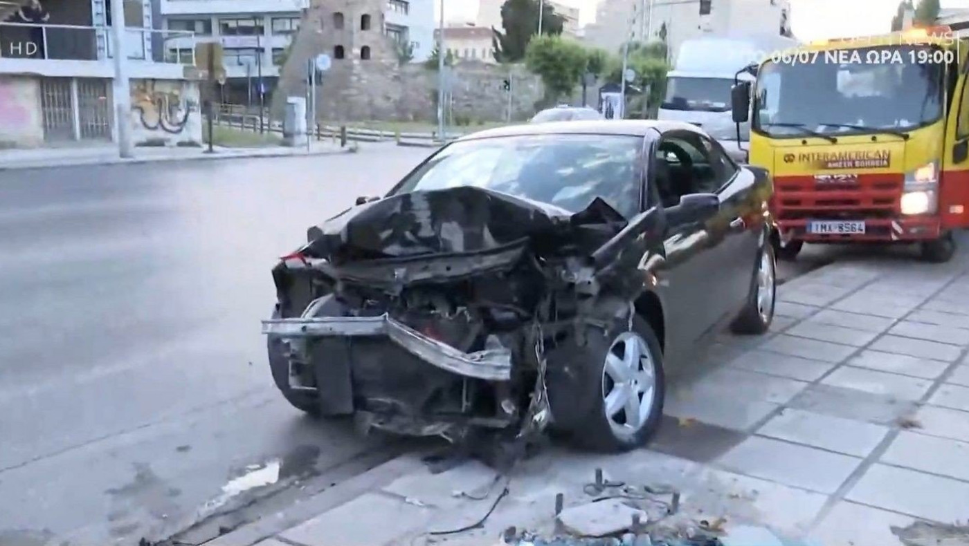 Σφοδρή σύγκρουση μπροστά στα δικαστήρια Θεσσαλονίκης