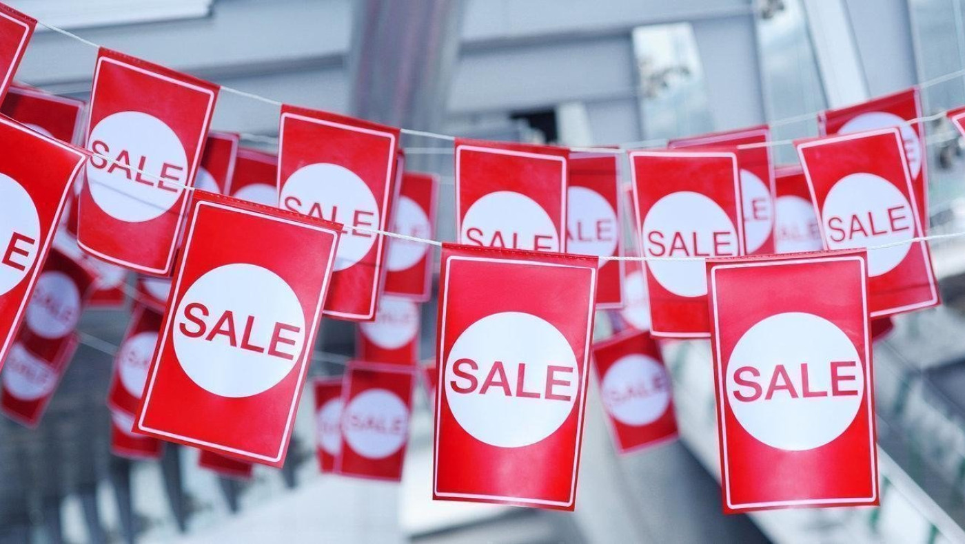 Πρεμιέρα των εκπτώσεων με... μικρό καλάθι από τους εμπόρους