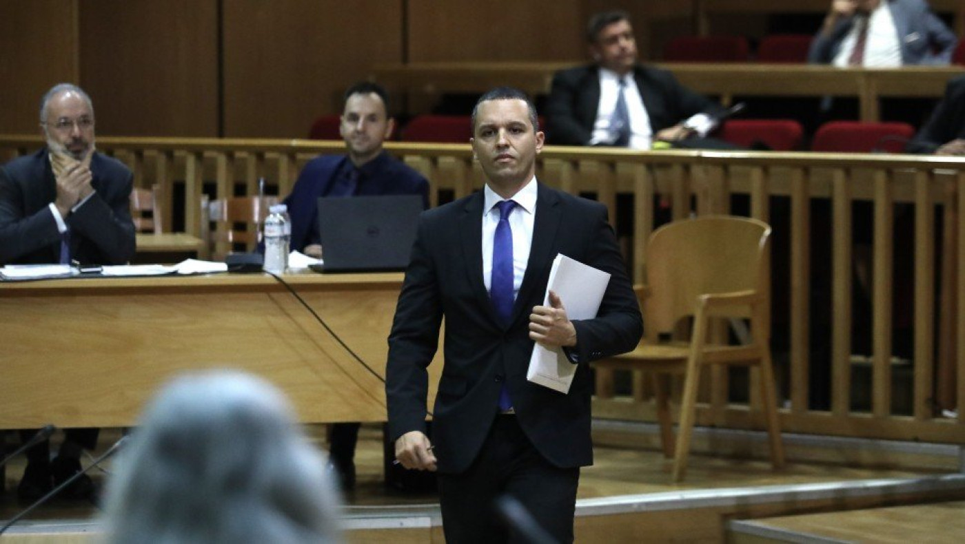 Αναρχικοί έβαλαν πηγάδα έξω από τα γραφεία του κόμματος του Κασιδιάρη