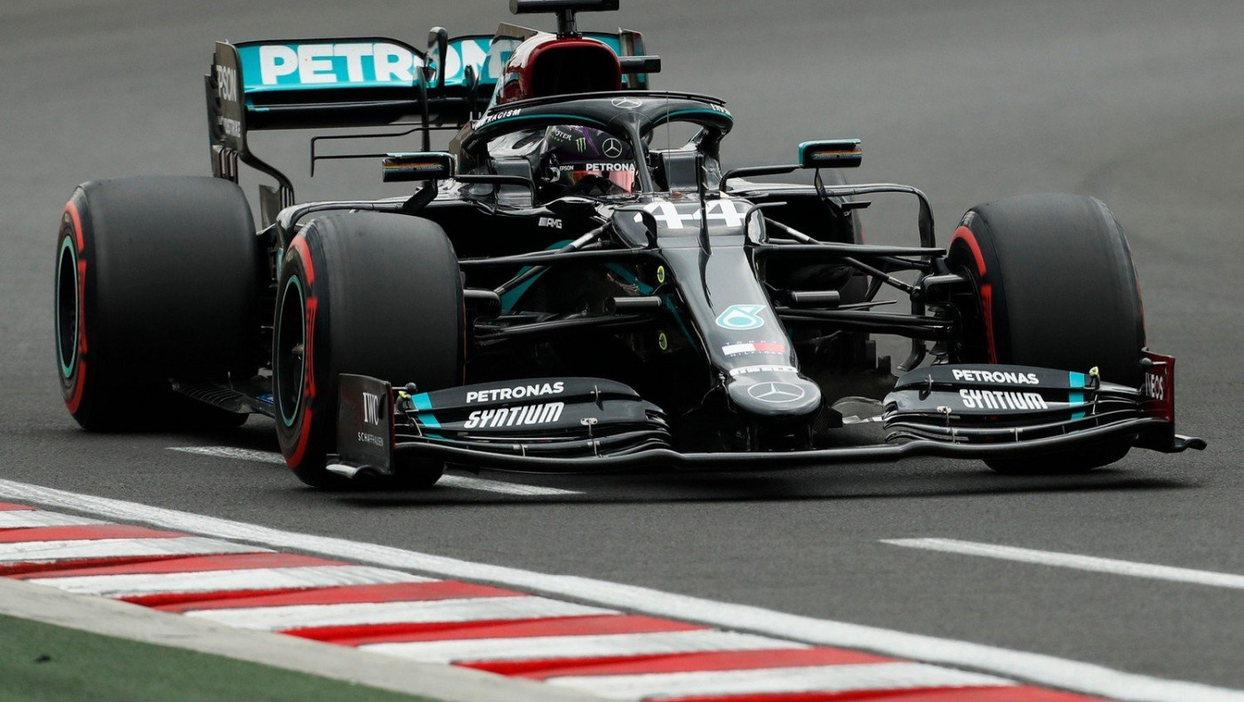 «Σίφουνες» οι Mercedes και 1-2 στις κατατακτήριες στην Ουγγαρία