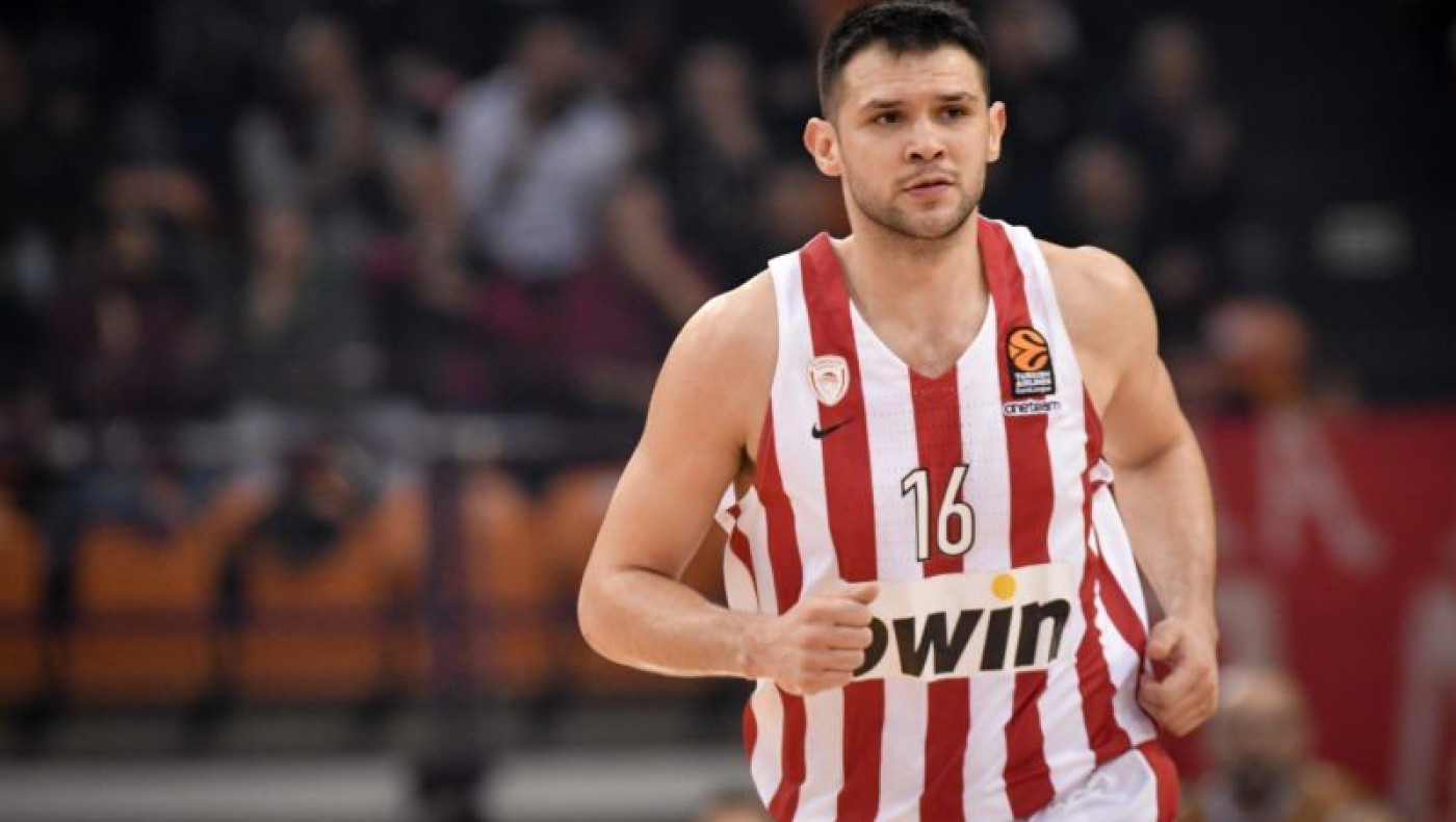 Τα μπάνια του Κώστα Παπανικολάου στην Χαλκιδική