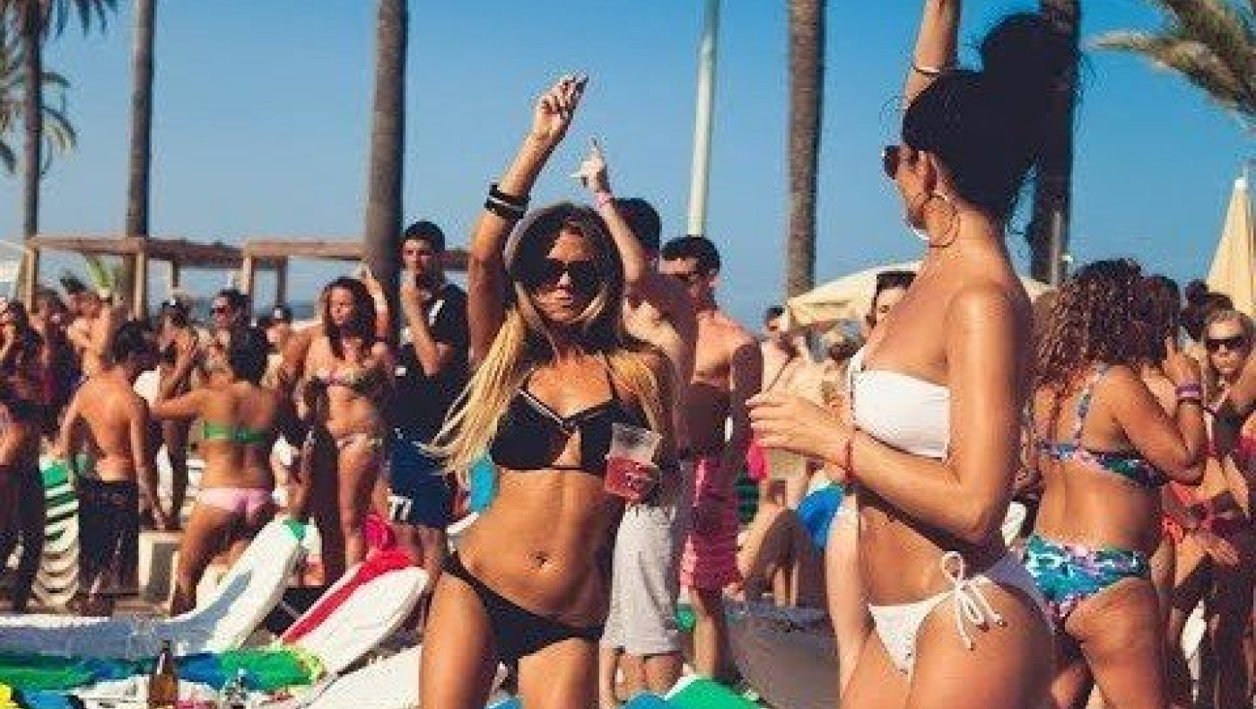 Κορωνοϊός: Μειώνουν τον αριθμό πελατών στα beach bars!