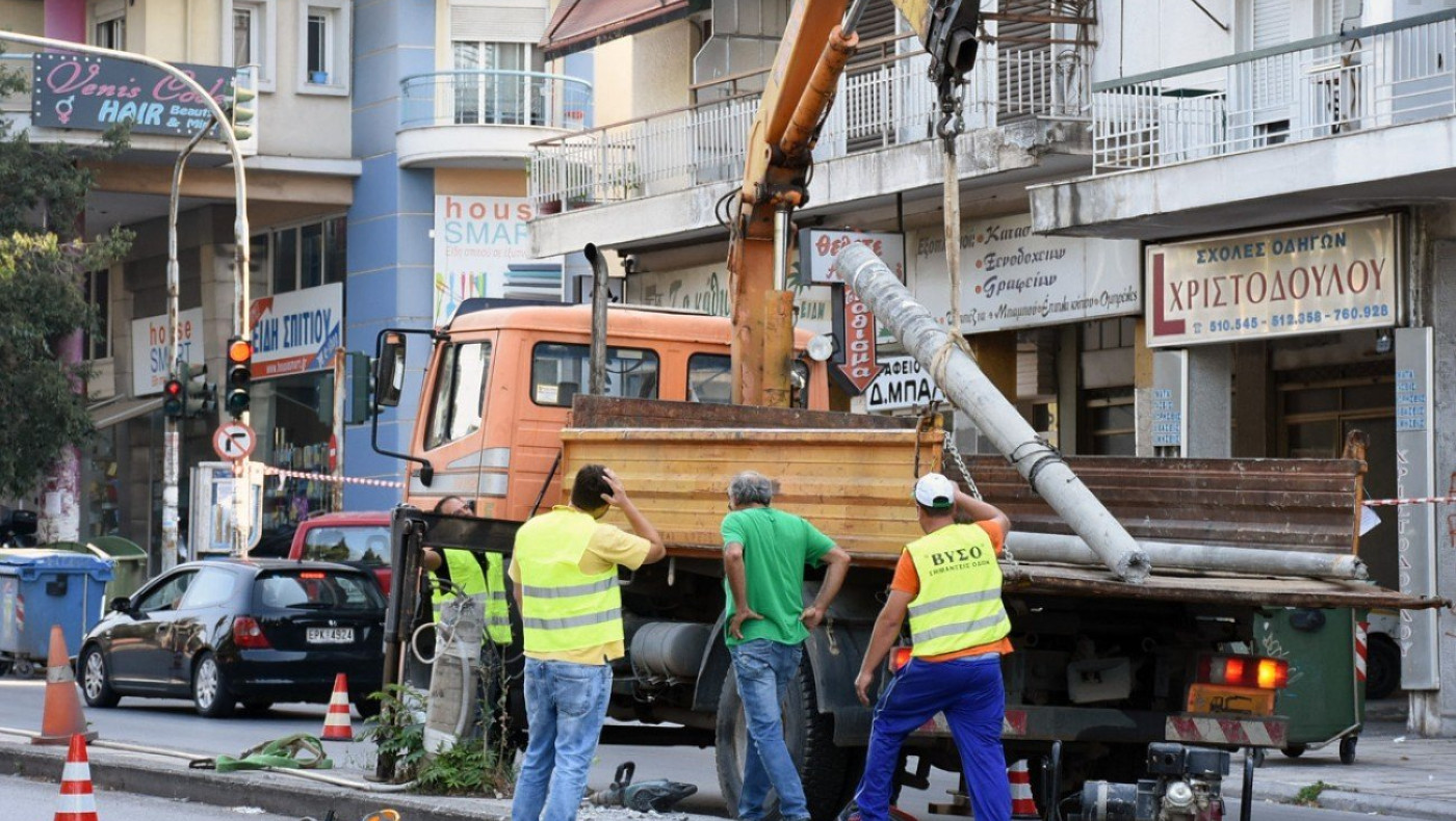 Έργα ηλεκτροφωτισμού στην Λαγκαδά